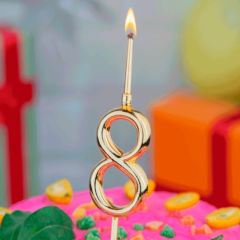 Свеча декоративная Цифра "8" Золотая 